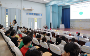 Chuyên gia Ngân hàng Nhà nước Việt Nam định hướng nghề nghiệp cho sinh viên TDMU